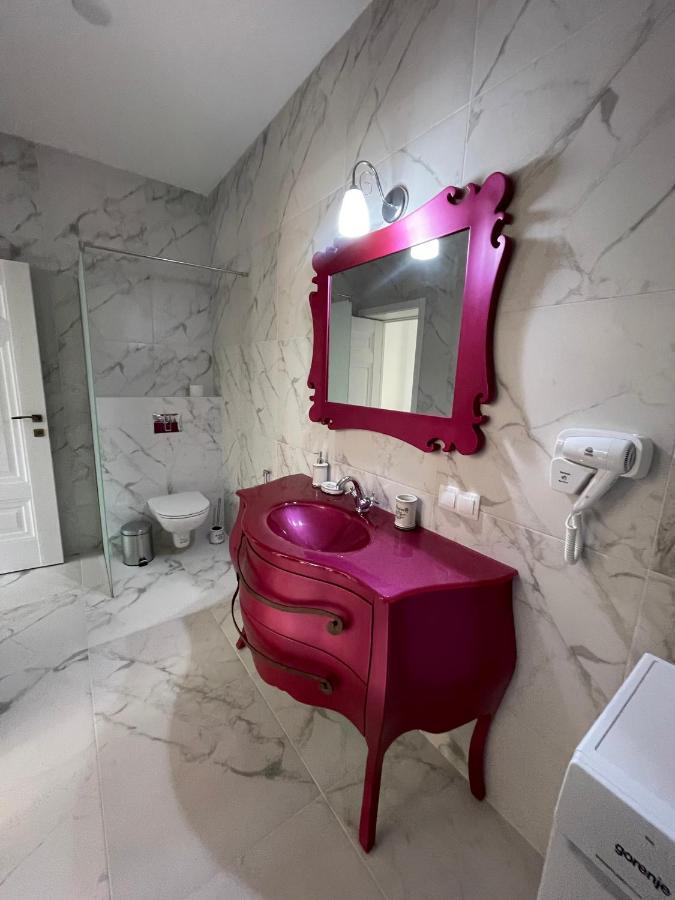 Boutique Hotel Enjoy セルゲーエフカ エクステリア 写真
